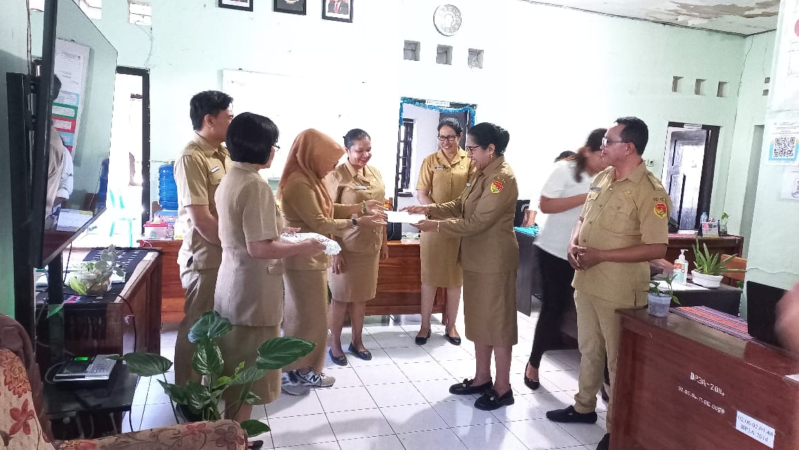 “Tujuan hidup manusia adalah untuk melayani, dan menunjukkan belas kasih dan keinginan untuk membantu orang lain”