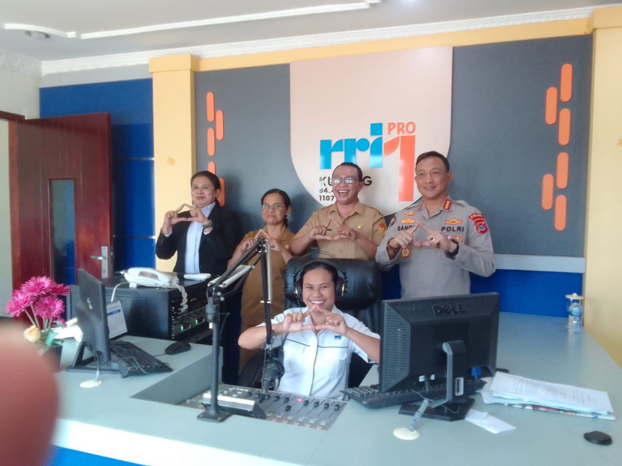 STOP KEKERASAN Terhadap Anak || Dialog Pagi PRO1 RRI Kupang, dengan topik “Suara Anak Membangun Bangsa”